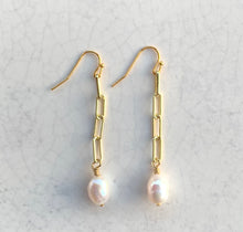 Load image into Gallery viewer, Freshwater Pearl | gold chain &amp; hooks

