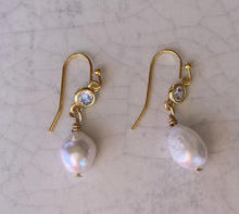 Load image into Gallery viewer, Freshwater Pearl | gold hooks
